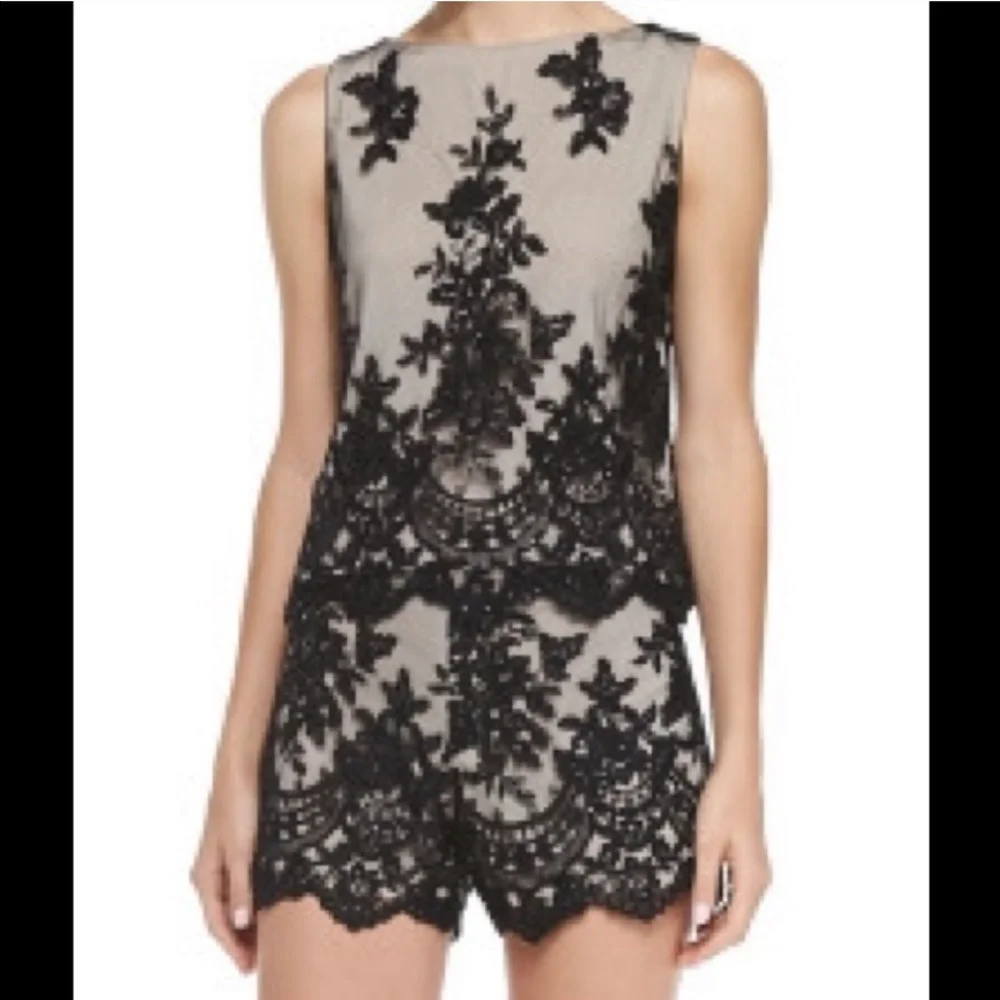 Alice + Olivia Black Lace Overlay Cream Crop Top and Shorts Set - Picture 10 of 11